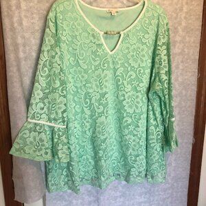 Cato Fashions Mint Green lace top w/bell sleeves - size 22/24